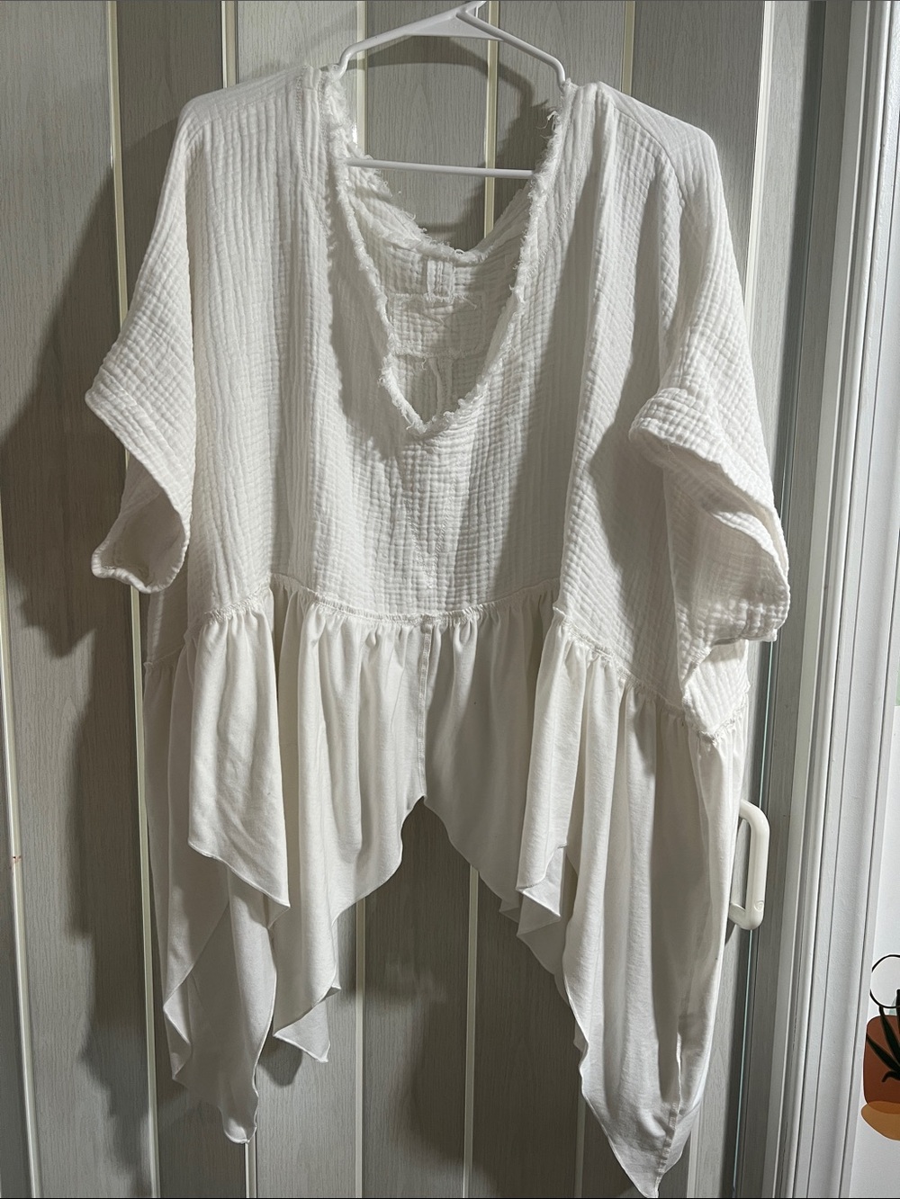 Women’s White Gauze Ruffle V-Neck Top